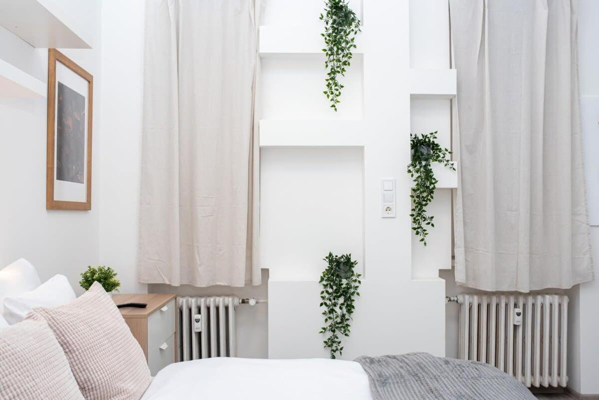 Extra Central - New - Charming Studio Budapest Luaran gambar